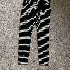 Sz M Athleta stripe leggings